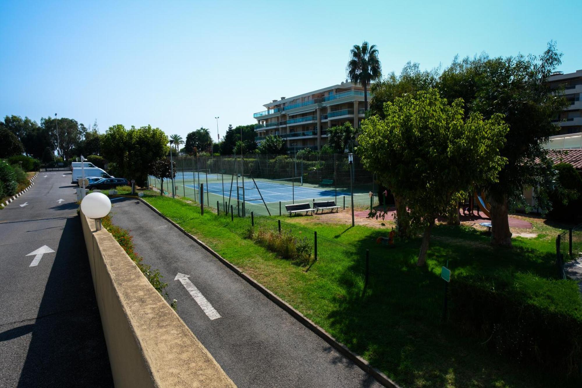Villa Bono Jacuzzi & Spa Saint-Laurent-du-Var Extérieur photo