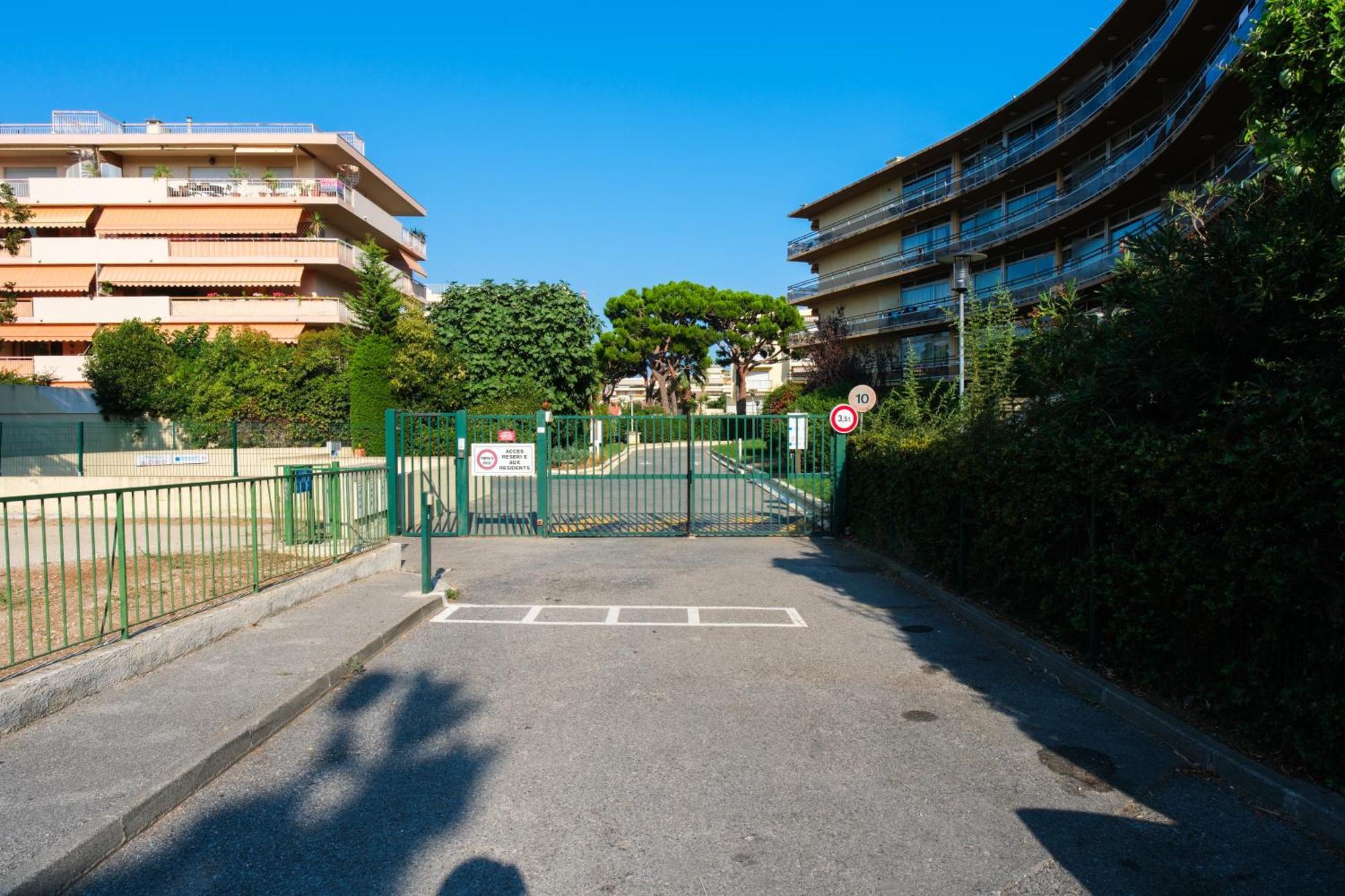 Villa Bono Jacuzzi & Spa Saint-Laurent-du-Var Extérieur photo