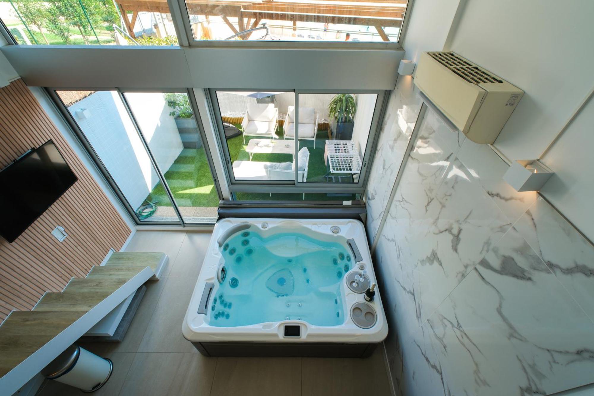 Villa Bono Jacuzzi & Spa Saint-Laurent-du-Var Extérieur photo